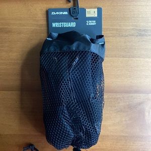 Dakine small mens wrist guard